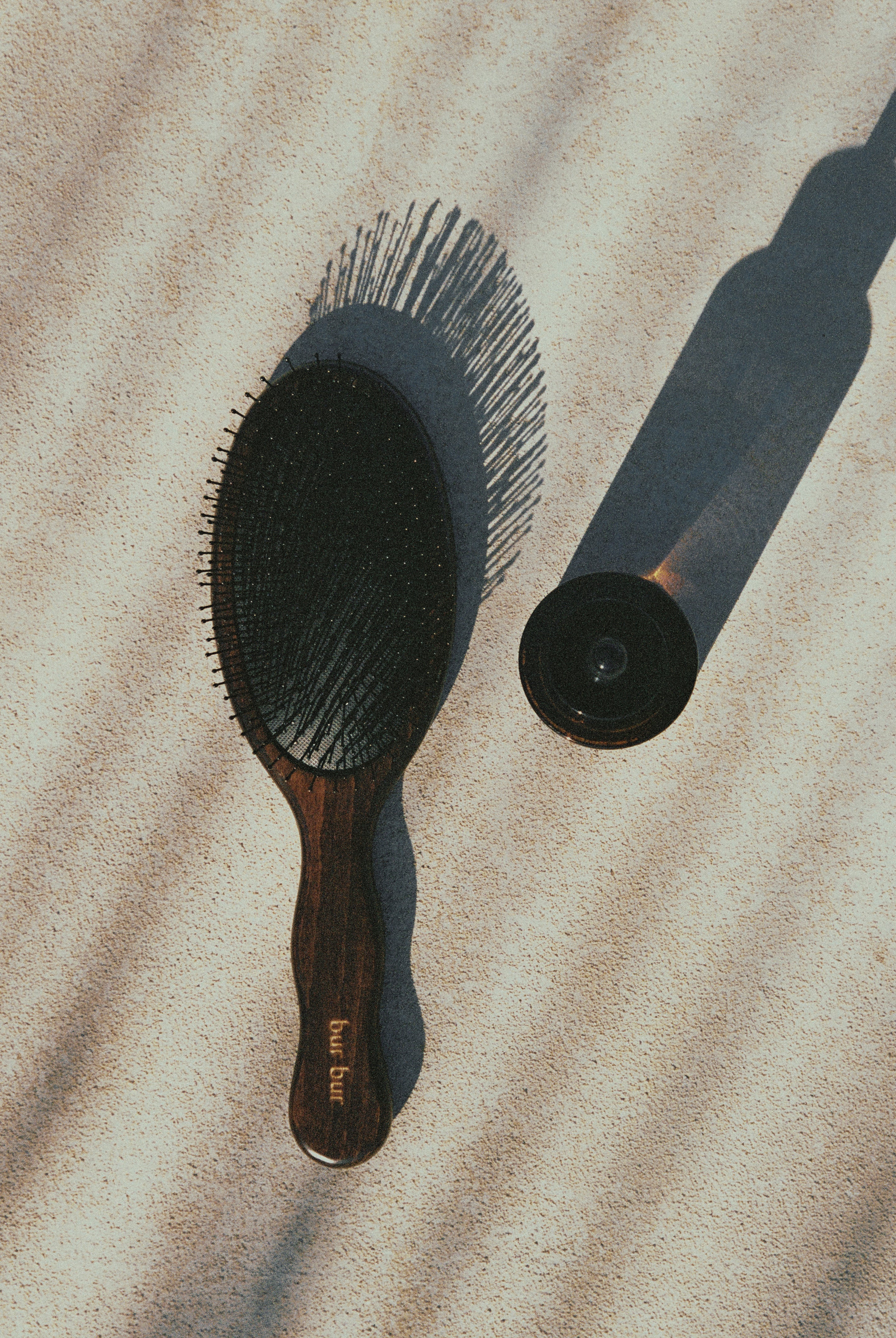 THE MERMAID BRUSH - WET DETANGLING BRUSH