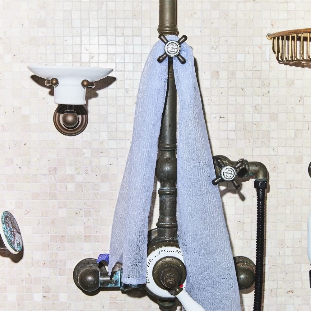 SHOWER SCARF